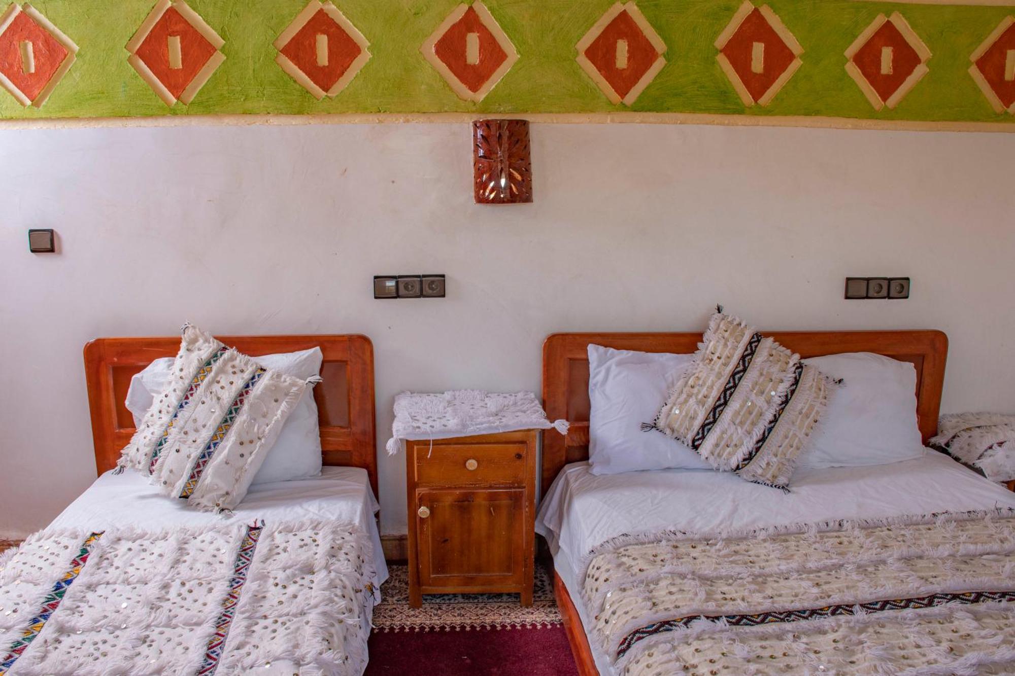 Hotel Awayou Bou Tharar Exterior photo