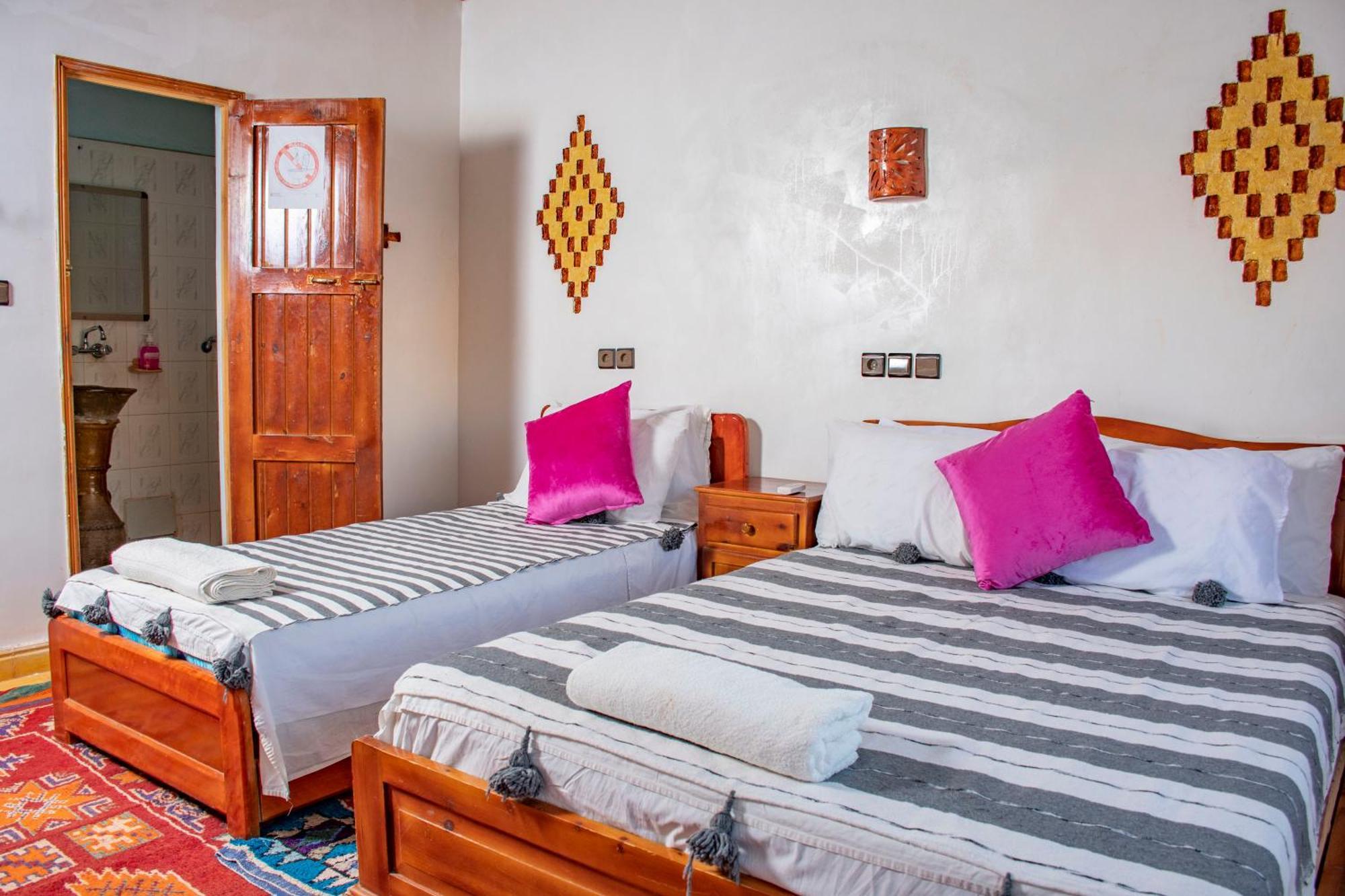 Hotel Awayou Bou Tharar Exterior photo